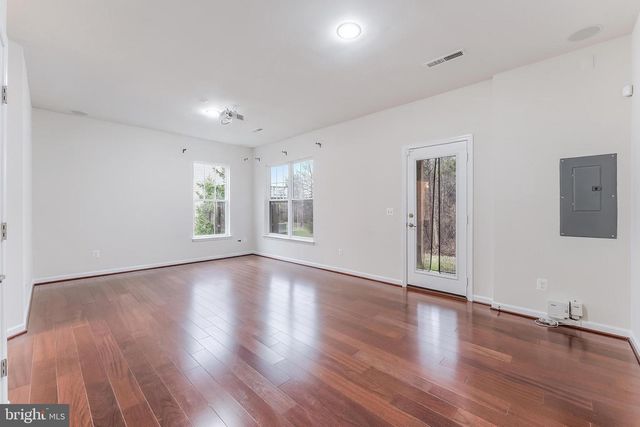 25367 WAKESTONE PARK TER, Chantilly, VA 20152