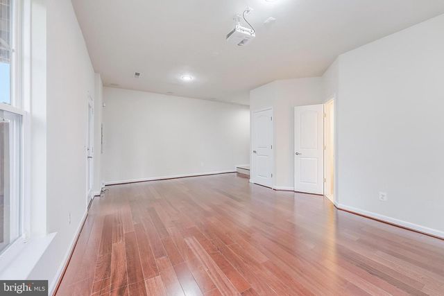 25367 WAKESTONE PARK TER, Chantilly, VA 20152