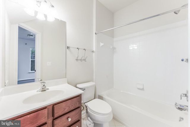 25367 WAKESTONE PARK TER, Chantilly, VA 20152