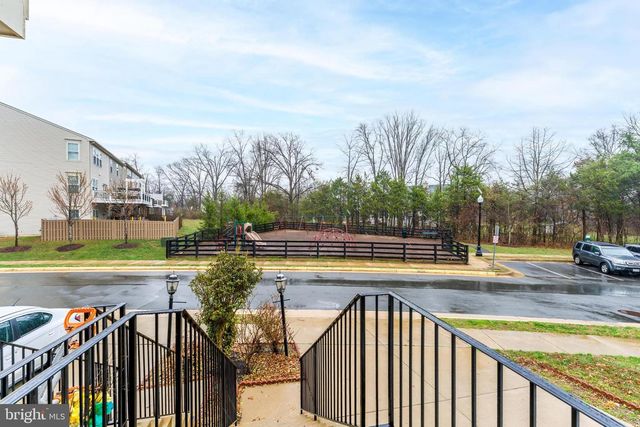 25367 WAKESTONE PARK TER, Chantilly, VA 20152