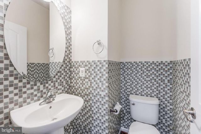 25367 WAKESTONE PARK TER, Chantilly, VA 20152