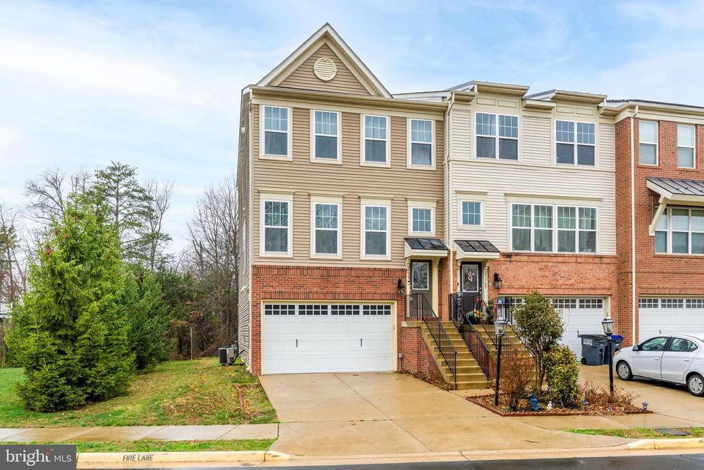 25367 WAKESTONE PARK TER, Chantilly, VA 20152