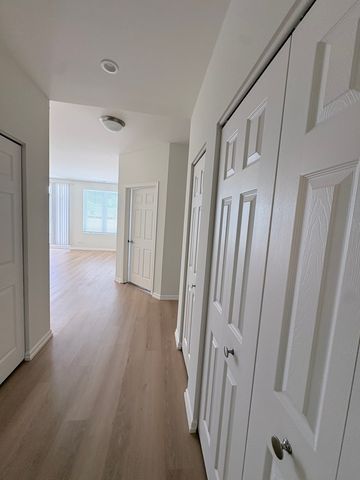 625 Deerfield Road 206, Deerfield, IL 60015