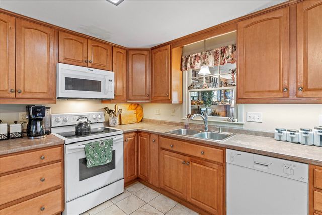 76 Gillis Street, Nashua, NH 03060