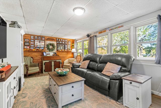 76 Gillis Street, Nashua, NH 03060