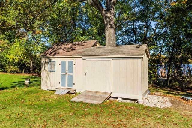 76 Gillis Street, Nashua, NH 03060