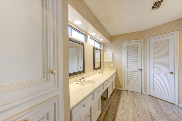 165 Old Bridge Lake Lake, Houston, TX 77069