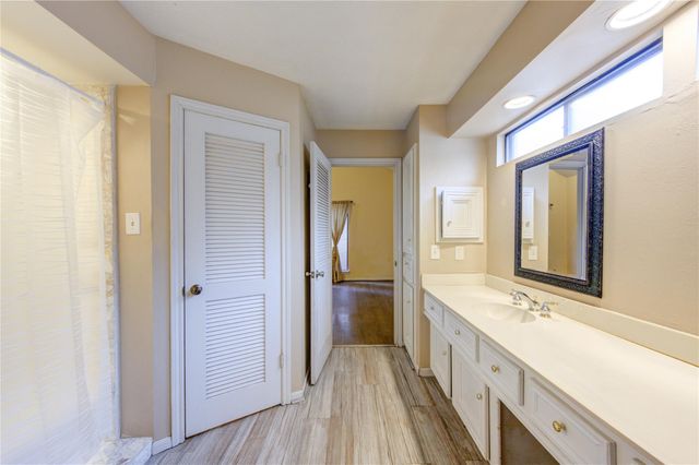 165 Old Bridge Lake Lake, Houston, TX 77069