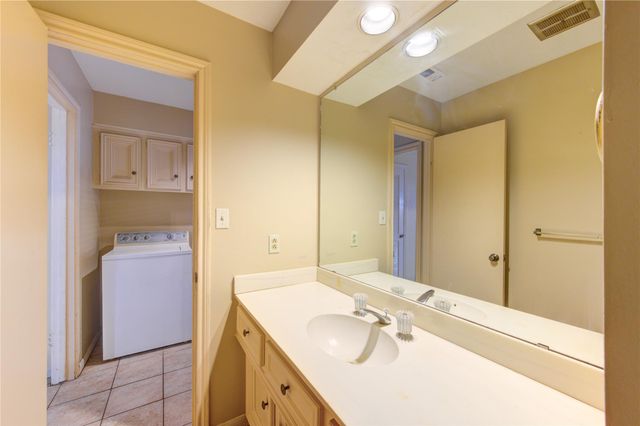 165 Old Bridge Lake Lake, Houston, TX 77069