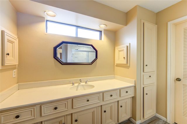 165 Old Bridge Lake Lake, Houston, TX 77069