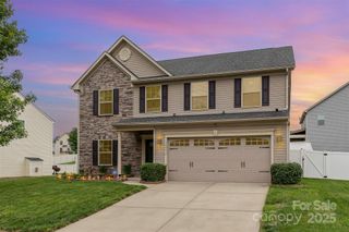12822 Plumleaf Drive, Charlotte, NC 28213