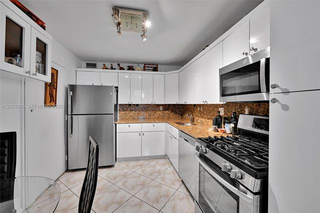 2030 S Ocean Dr 2018, Hallandale Beach, FL 33009