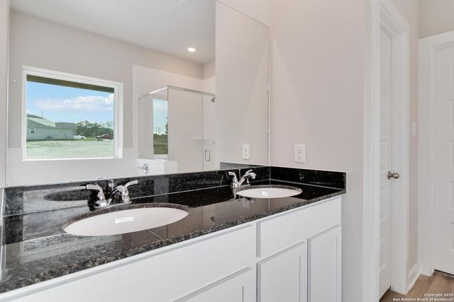 176 Jessica Knoll, San Antonio, TX 78253