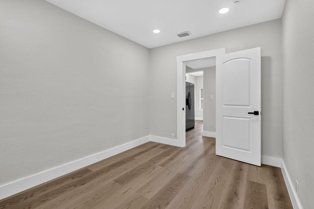 516 Independence Road 1, West Palm Beach, FL 33405