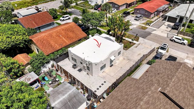516 Independence Road 1, West Palm Beach, FL 33405