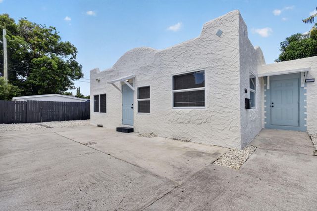 516 Independence Road 1, West Palm Beach, FL 33405