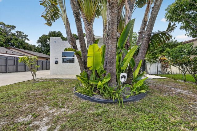 516 Independence Road 1, West Palm Beach, FL 33405