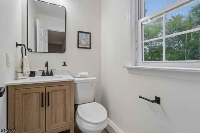 41 Paula Dr, Washington Twp., NJ 07853