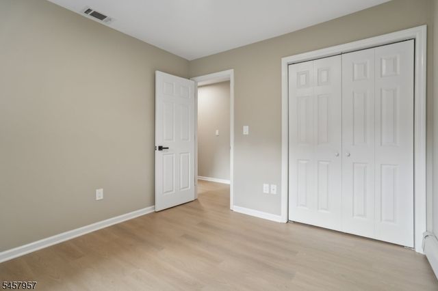 41 Paula Dr, Washington Twp., NJ 07853