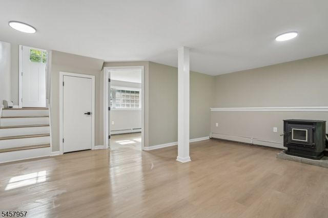 41 Paula Dr, Washington Twp., NJ 07853