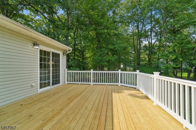 41 Paula Dr, Washington Twp., NJ 07853