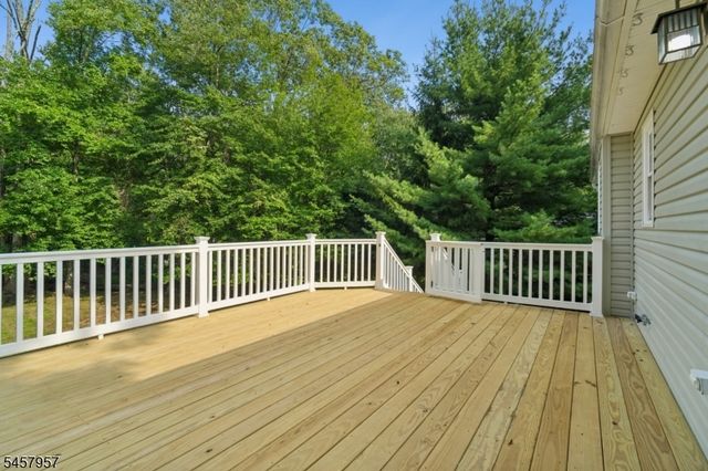 41 Paula Dr, Washington Twp., NJ 07853
