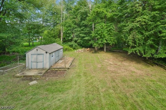 41 Paula Dr, Washington Twp., NJ 07853