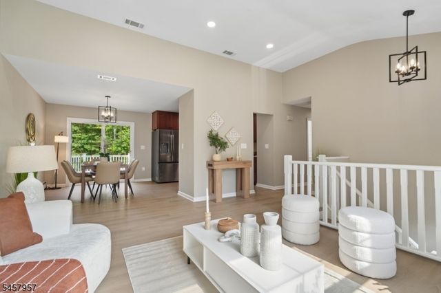 41 Paula Dr, Washington Twp., NJ 07853