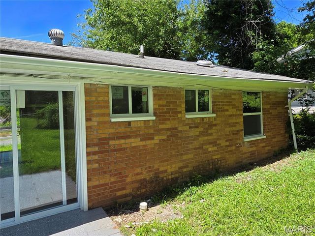 4 Hi Pointe Drive, Belleville, IL 62223