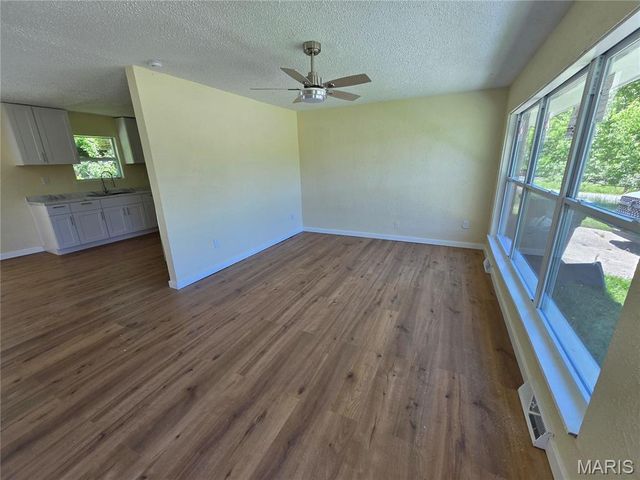 4 Hi Pointe Drive, Belleville, IL 62223