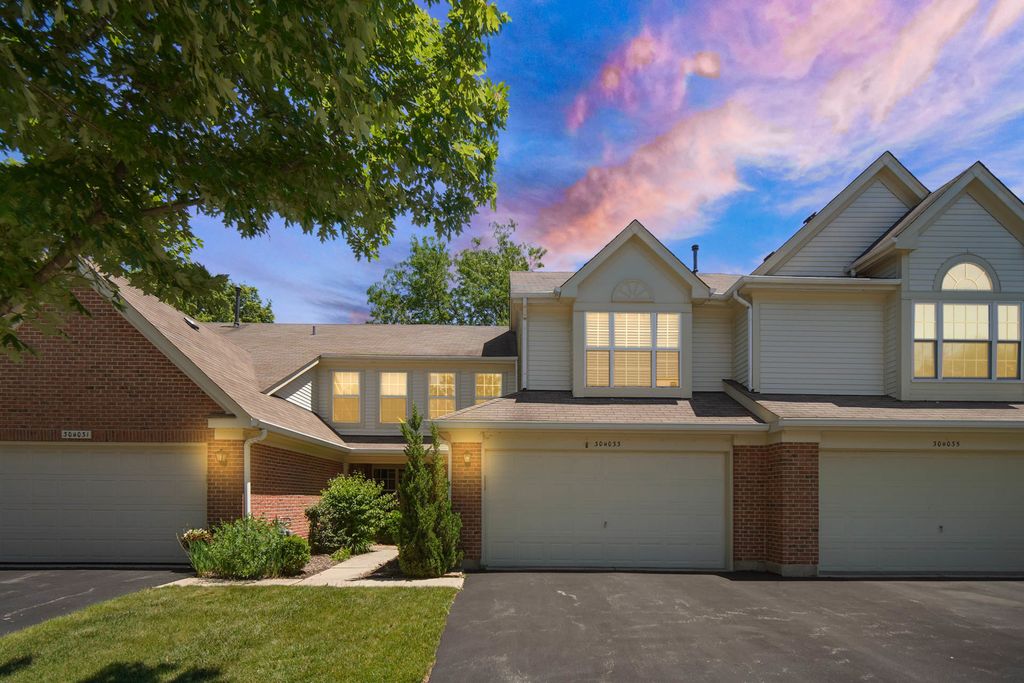30W033 Princeton Court, Warrenville, IL 60555
