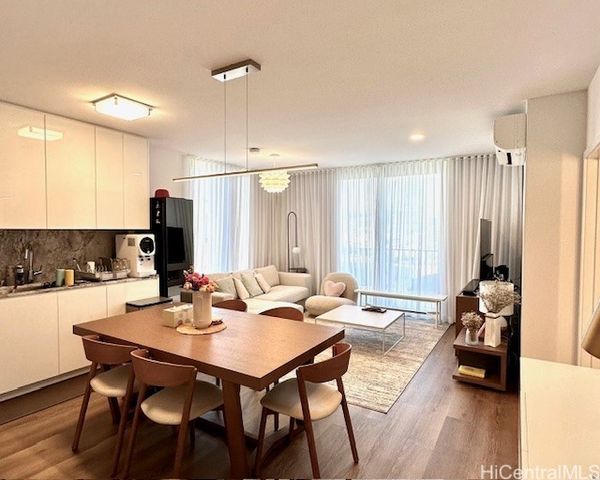 987 Queen Street 2115, Honolulu, HI 96814