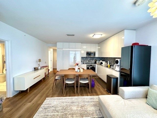 987 Queen Street 2115, Honolulu, HI 96814