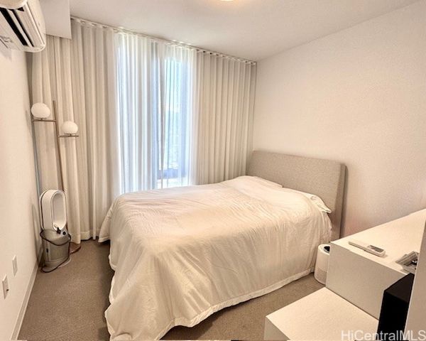 987 Queen Street 2115, Honolulu, HI 96814