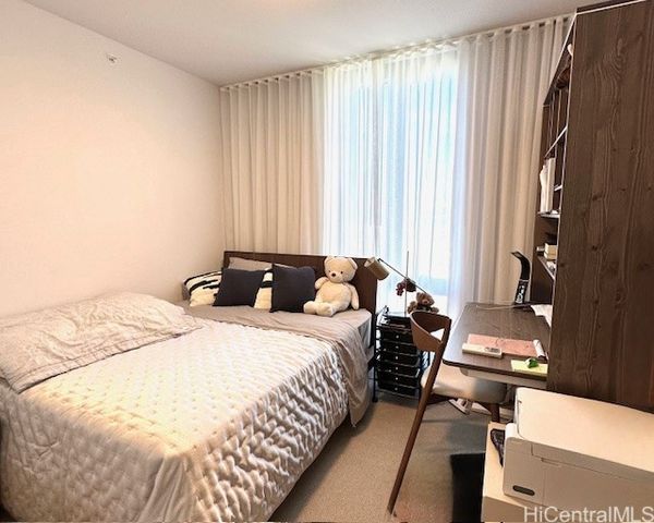 987 Queen Street 2115, Honolulu, HI 96814