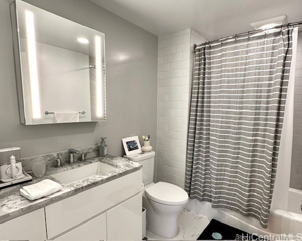 987 Queen Street 2115, Honolulu, HI 96814