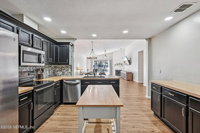 4370 LAKE WOODBOURNE Drive, Jacksonville, FL 32217