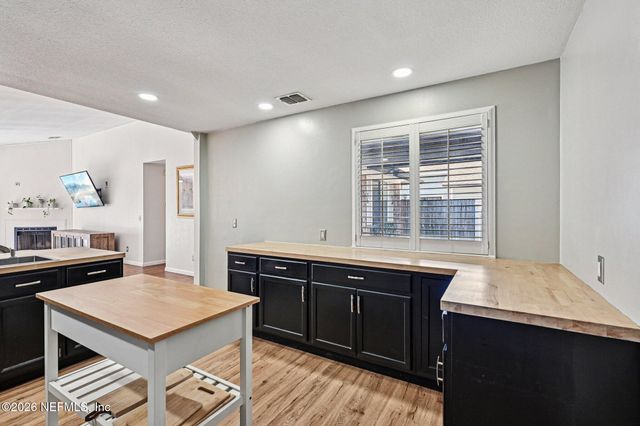 4370 LAKE WOODBOURNE Drive, Jacksonville, FL 32217