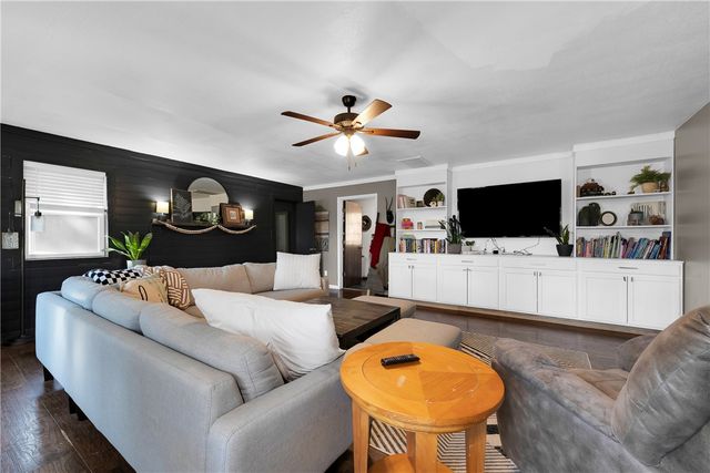 19398 Tuttle Road, Elkins, AR 72727