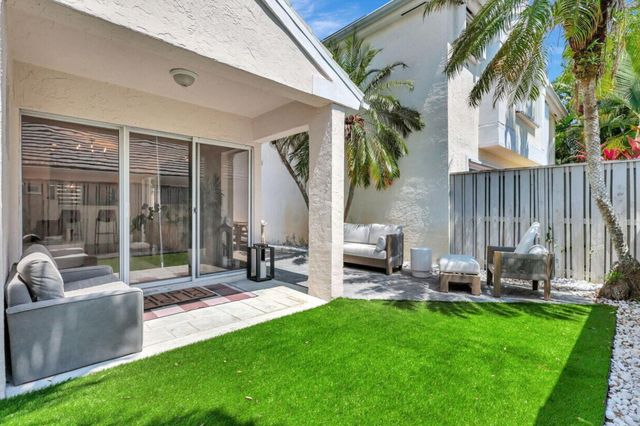 62 ADMIRALS Court, Palm Beach Gardens, FL 33418