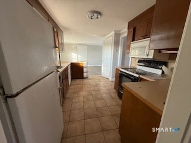 74 Summerset Drive, East Hartford, CT 06118