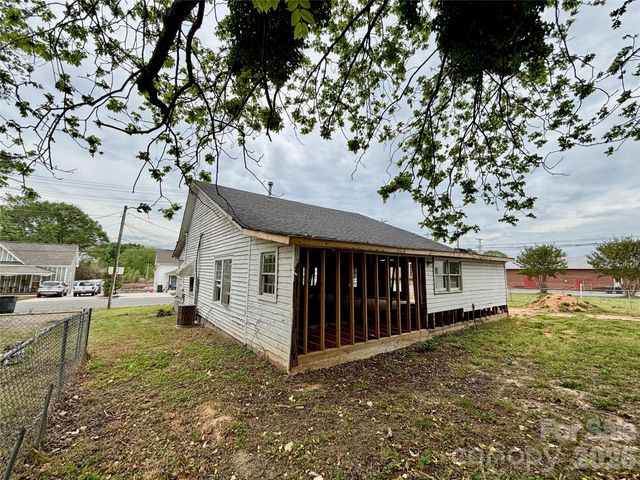 104 E Church Street, Dallas, NC 28034