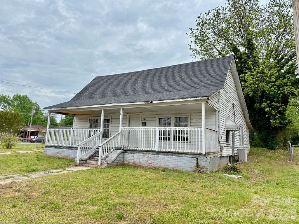104 E Church Street, Dallas, NC 28034