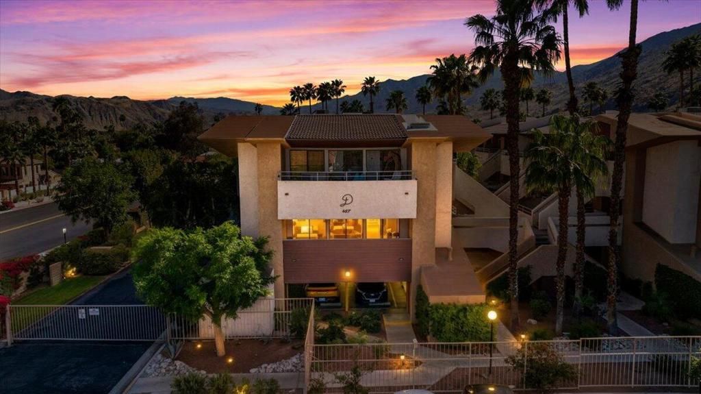 Image 1 of property listing at 467 S Calle El Segundo D1, Palm Springs, CA 92262