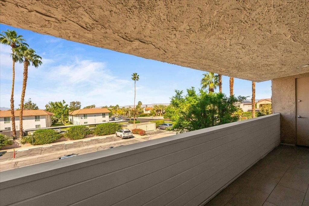 Image 17 of property listing at 467 S Calle El Segundo D1, Palm Springs, CA 92262