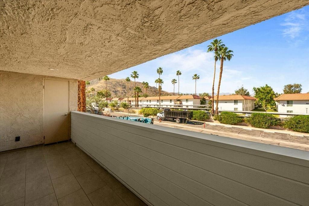 Image 18 of property listing at 467 S Calle El Segundo D1, Palm Springs, CA 92262