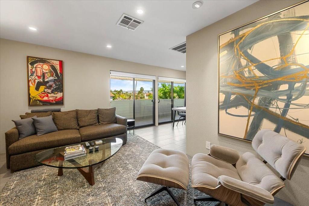 Image 2 of property listing at 467 S Calle El Segundo D1, Palm Springs, CA 92262