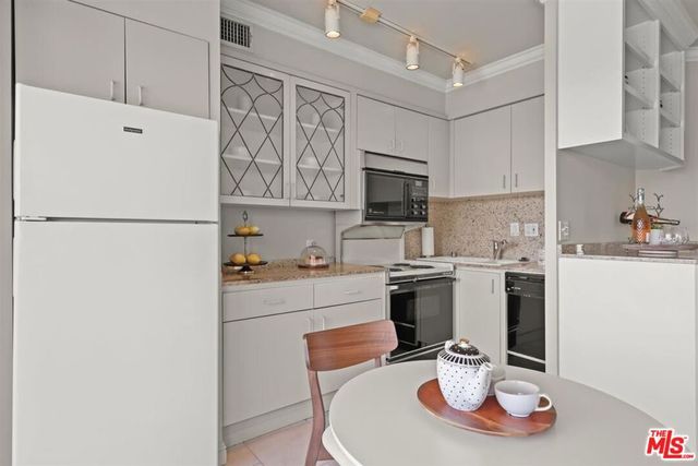 999 N Doheny Drive 806, West Hollywood, CA 90069