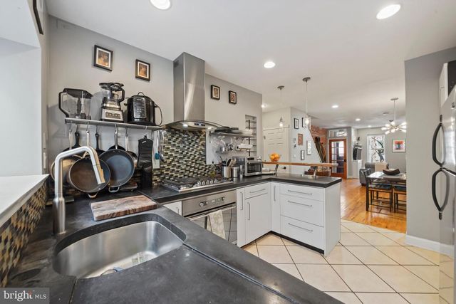 1318 S ALDER ST, Philadelphia, PA 19147