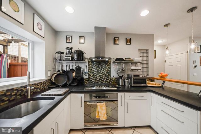 1318 S ALDER ST, Philadelphia, PA 19147